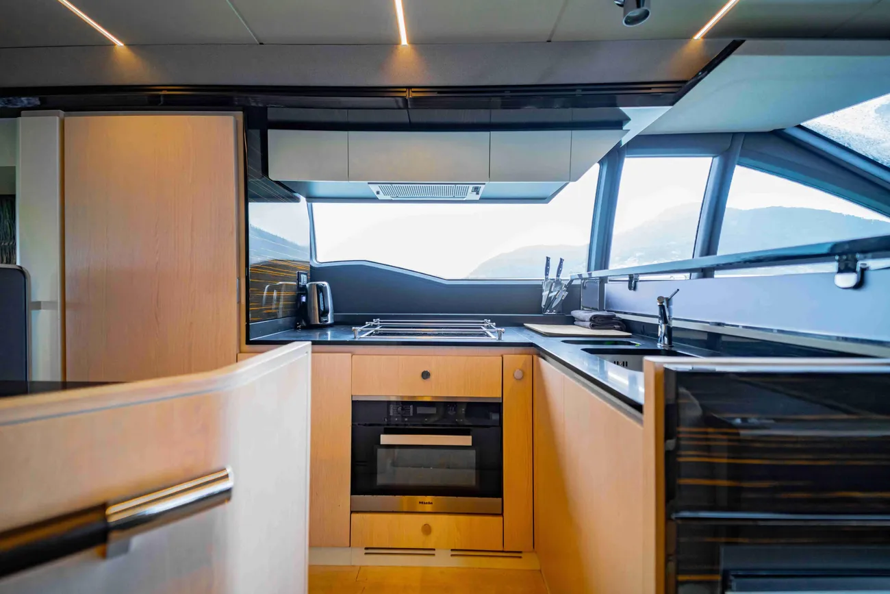 Thumbnail von Azimut 66