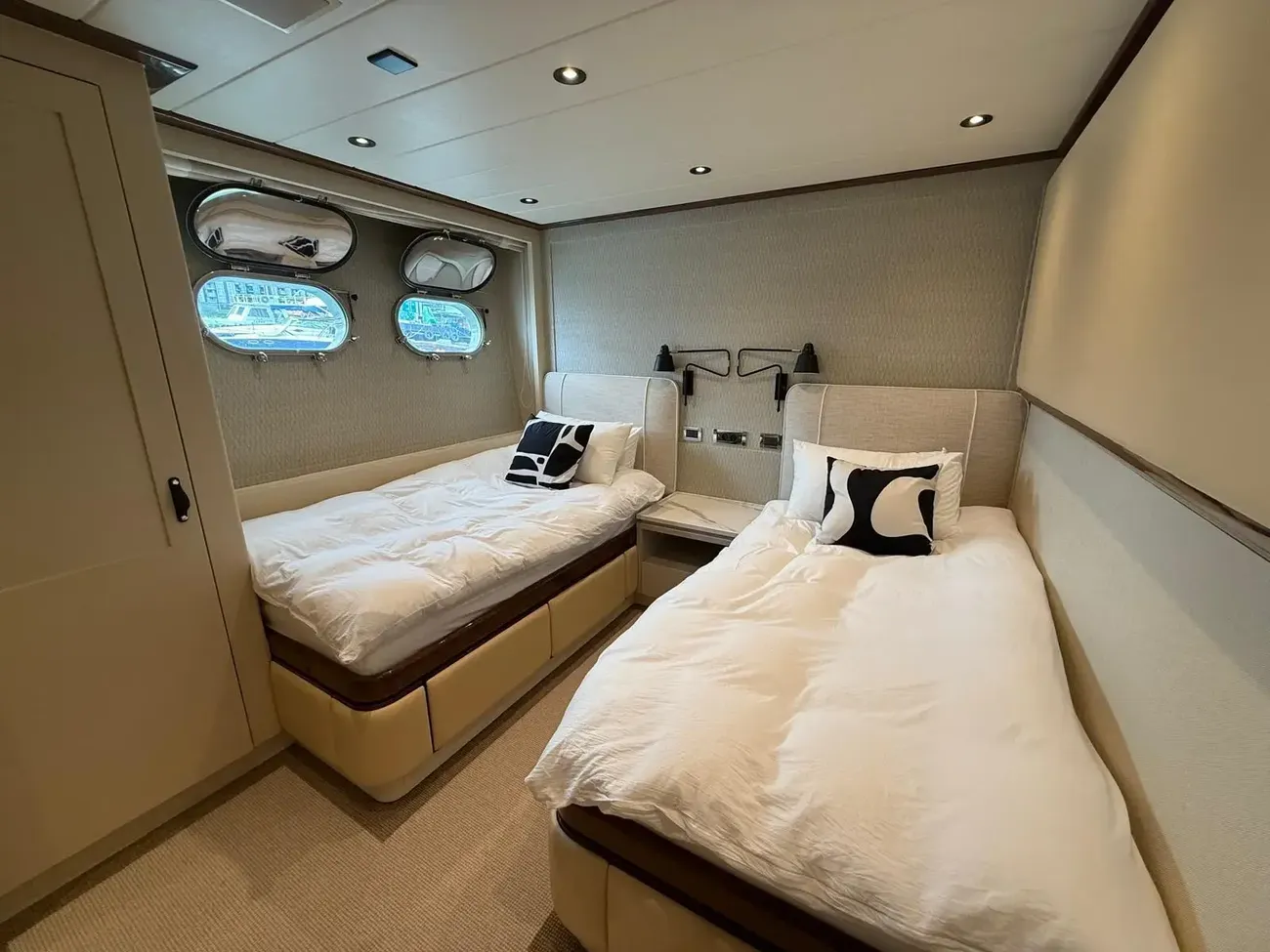 Thumbnail von Guy Couach 3700 Fly