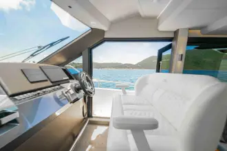 Thumbnail von Galeon 400 FLY