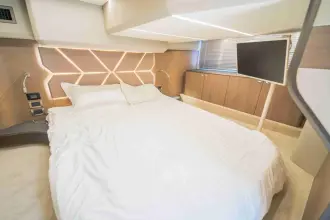 Thumbnail von Galeon 400 FLY