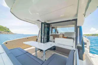 Thumbnail von Galeon 400 FLY