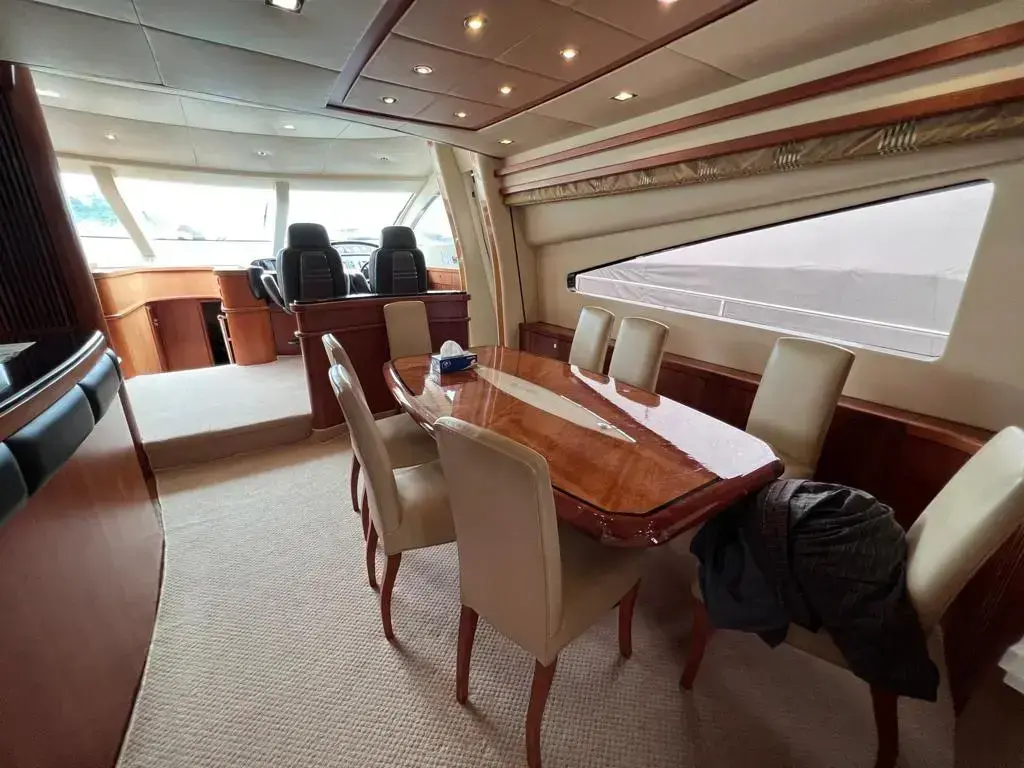 Thumbnail von Sunseeker 82 Yacht