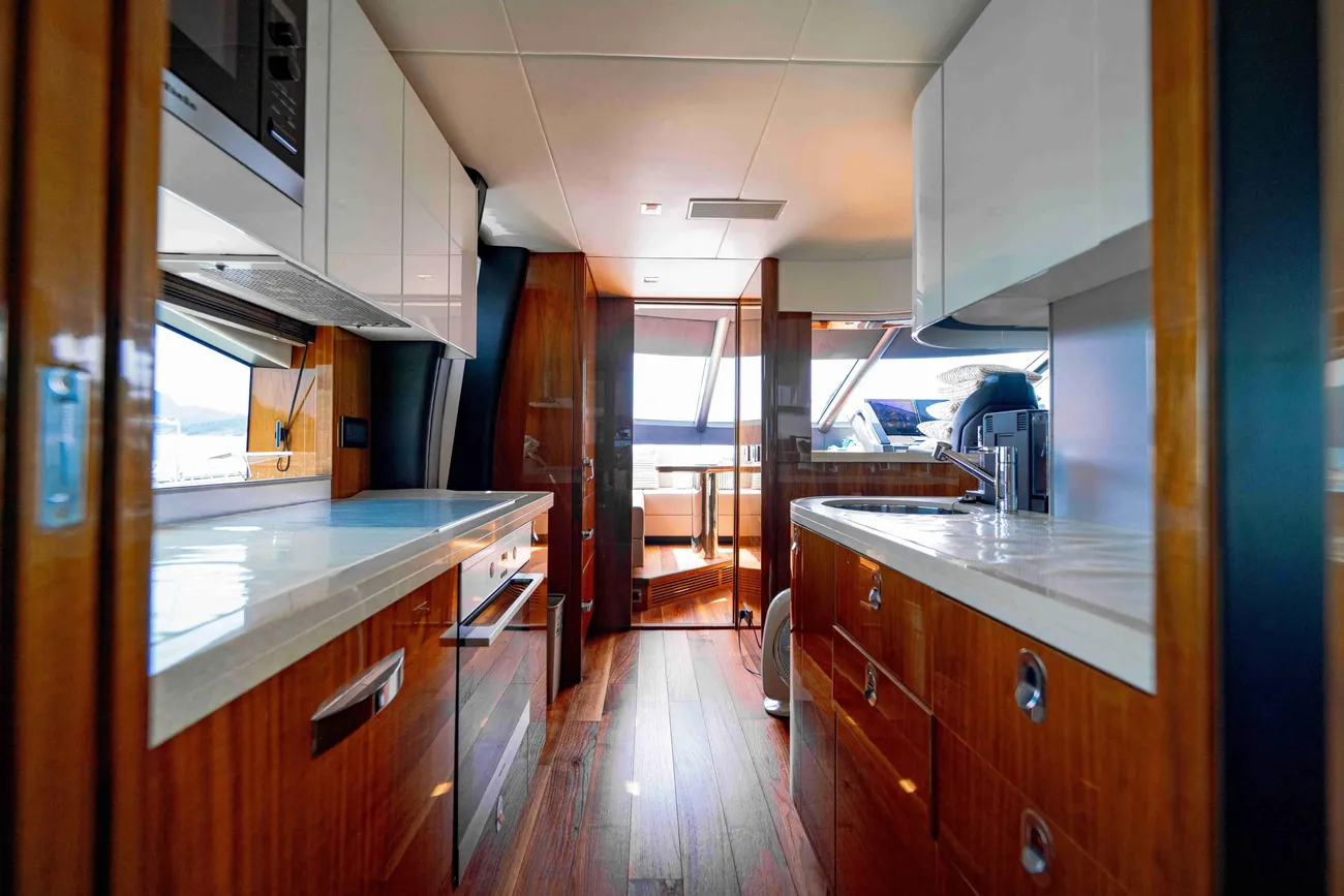 Thumbnail von Яхта Sunseeker 86