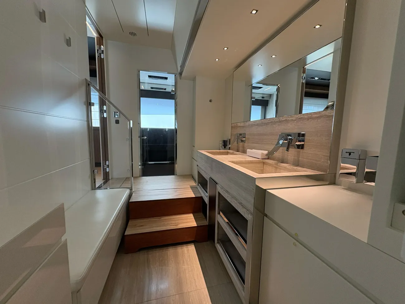 Thumbnail von Riva 100 Corsaro