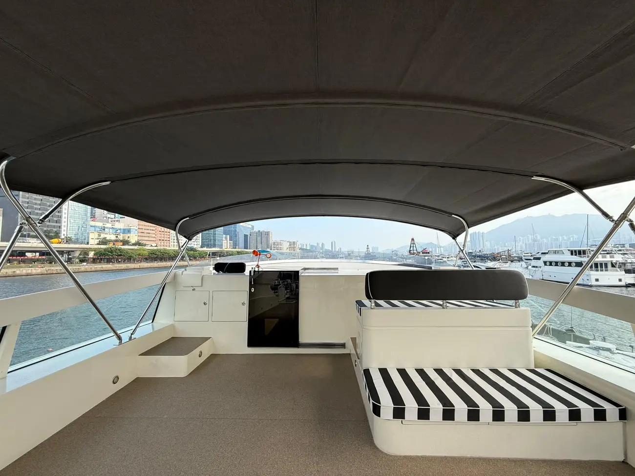 Thumbnail von Guy Couach 120 Couach 120