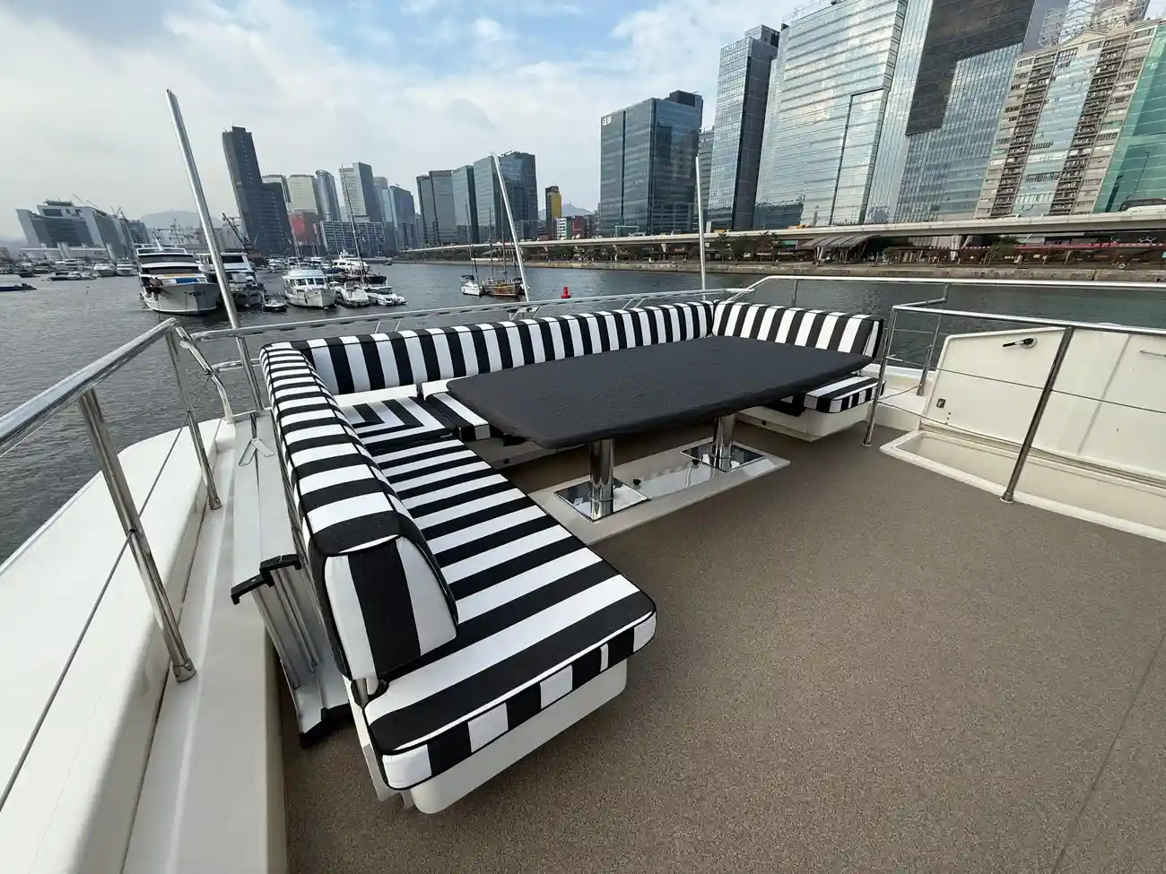 Thumbnail von Guy Couach 120 Couach 120