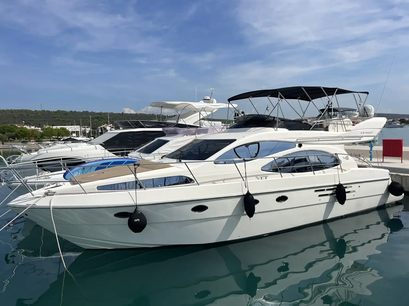 Azimut 46