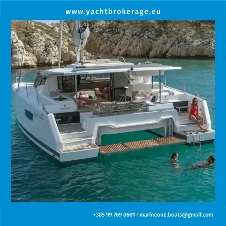 Fountaine Pajot Astrea 42