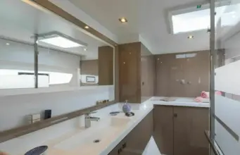 Thumbnail von Fountaine Pajot Astrea 42