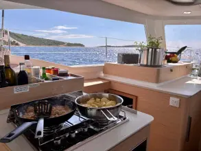 Thumbnail von Fountaine Pajot Quatuor 3