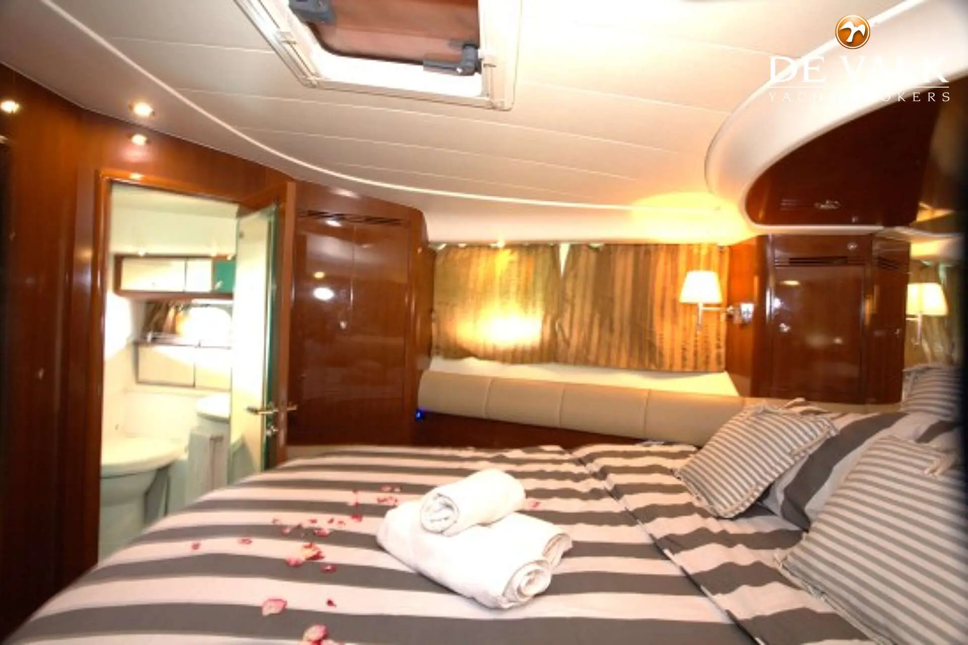 Thumbnail von Prestige 46 Flybridge