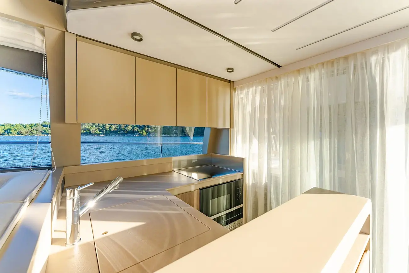 Thumbnail von Ferretti Yachts 550 La Seduction