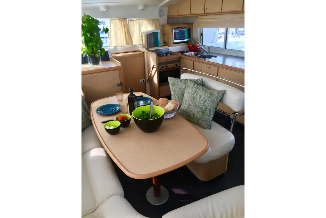 Thumbnail von Lagoon 440 REWIND