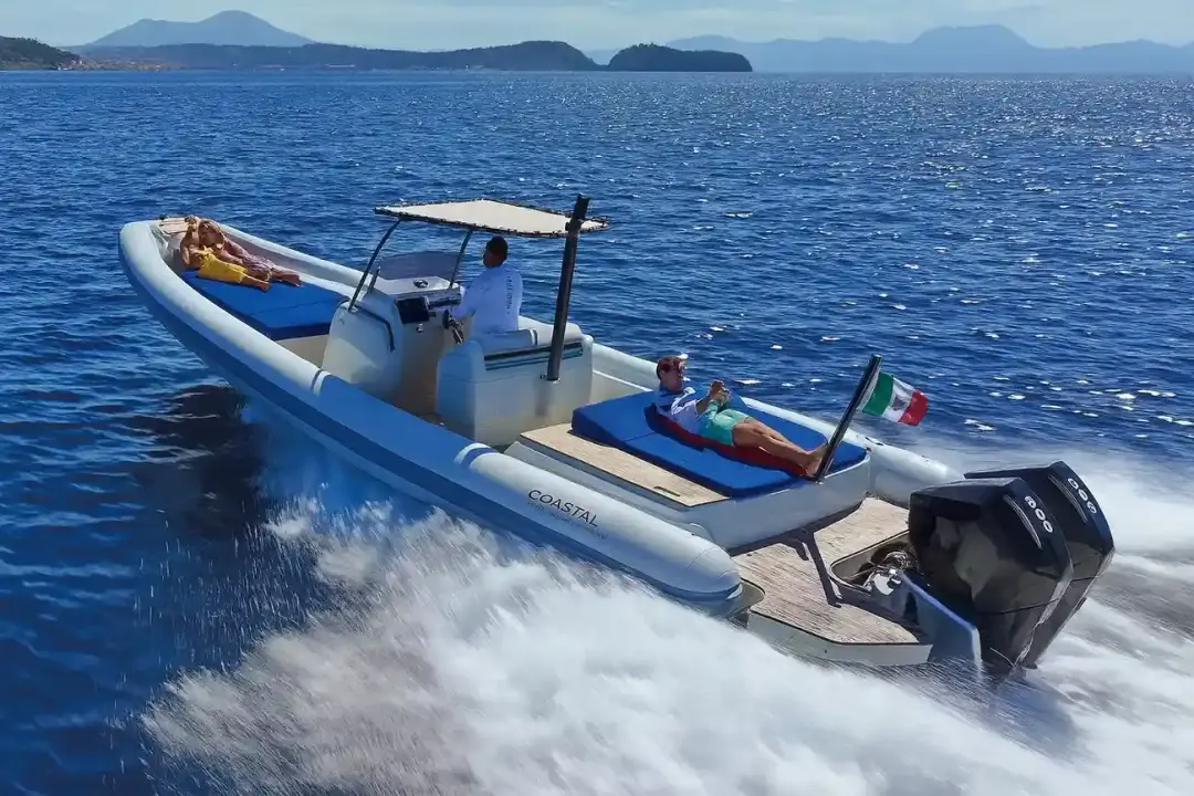 Pobřežní loď 10 TENDER