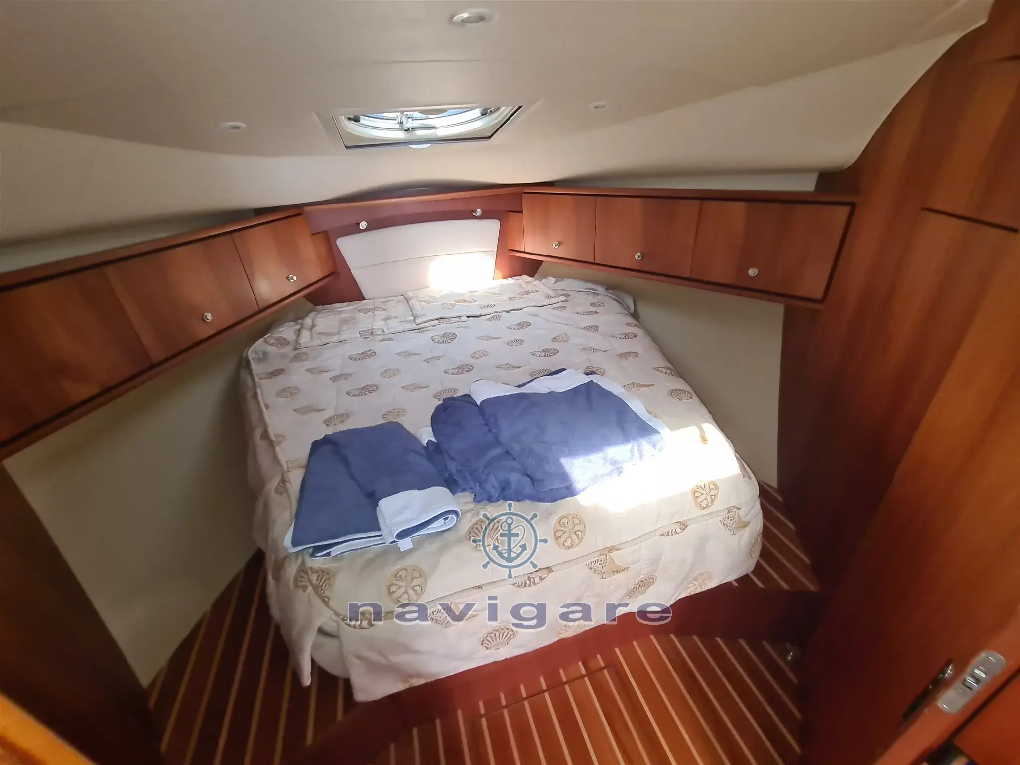 Thumbnail von Tiara Yachts 3900 Sovran