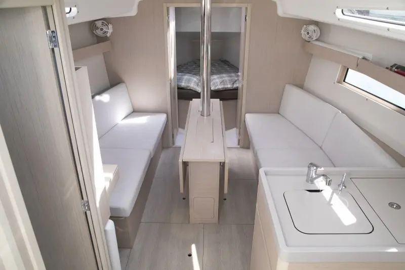 Thumbnail von Beneteau Oceanis 34.1