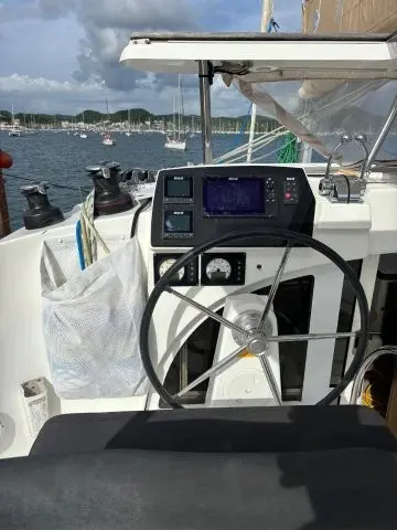 Thumbnail von Lagoon 380