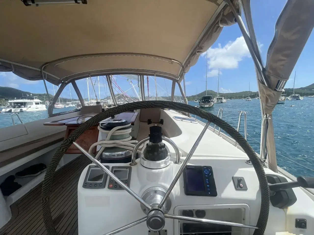 Thumbnail von Beneteau Oceanis 523 Magic