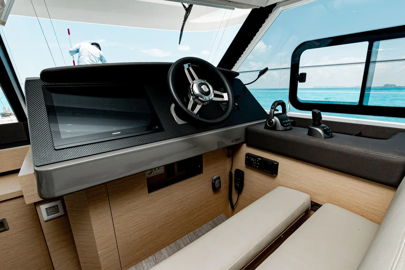 Thumbnail von Fountaine Pajot MY 6