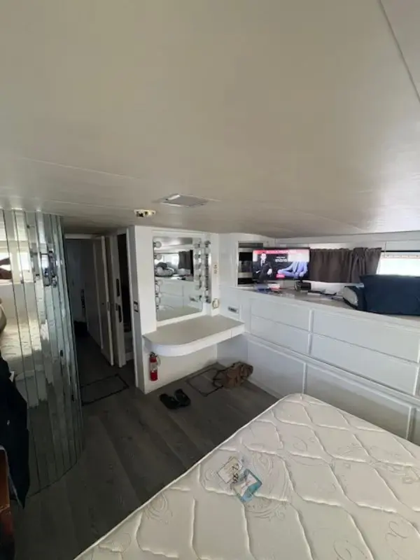 Thumbnail von Hatteras 70 Convertible ISLAND