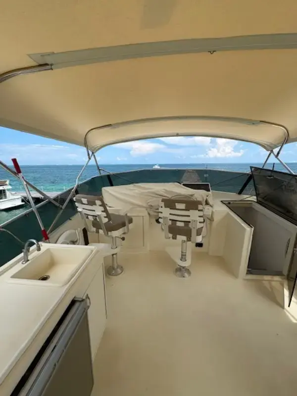 Thumbnail von Hatteras 70 Convertible ISLAND