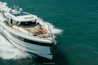 Thumbnail von Wellcraft 44 Explorer