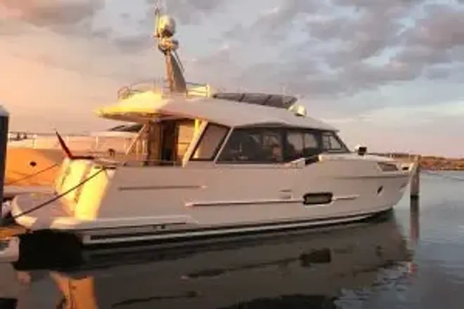 Greenline 48 Fly Caruto