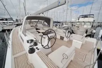 Thumbnail von Beneteau Oceanis Yacht 54
