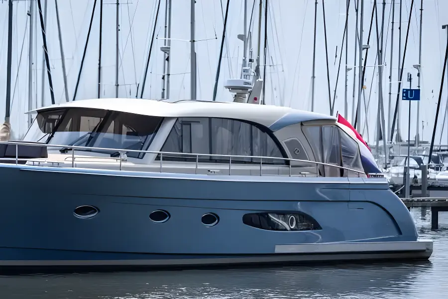 Holterman 54 Commander Bella Donna