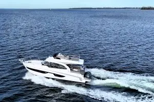 Thumbnail von Beneteau Antares 11 Fly