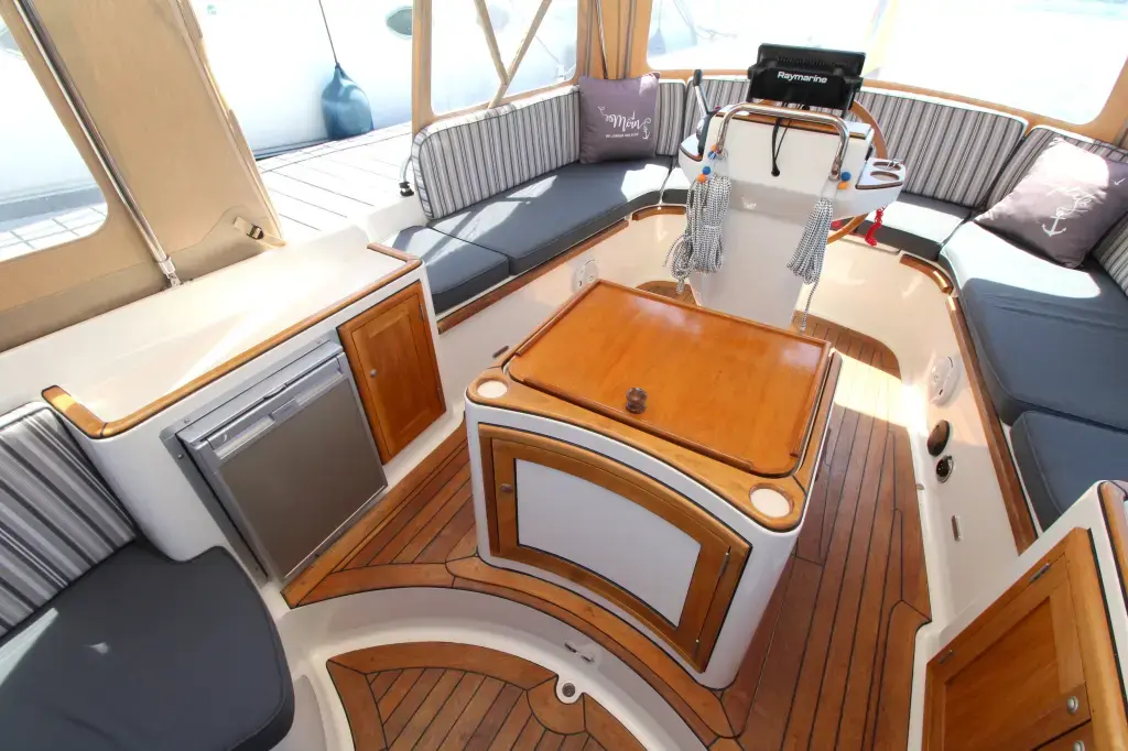 Thumbnail von Intercruiser 27 Cabin