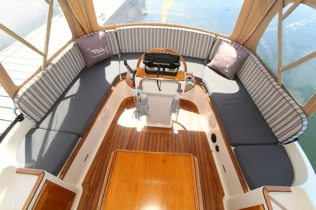 Thumbnail von Intercruiser 27 Cabin