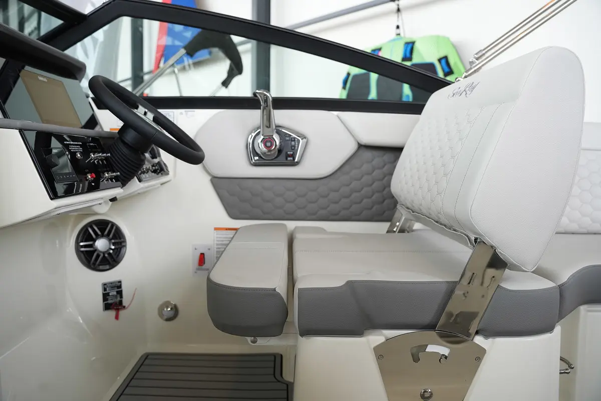 Thumbnail von Sea Ray SDX 250