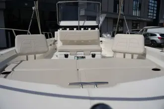 Thumbnail von Boston Whaler 210 Montauk