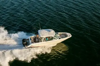 Thumbnail von Boston Whaler 320 Vantage
