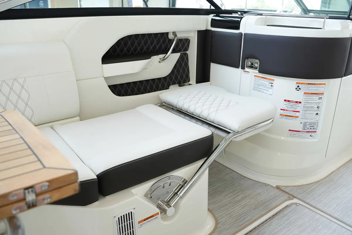 Thumbnail von Sea Ray SLX 250