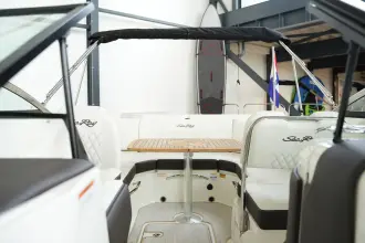 Thumbnail von Sea Ray SLX 250