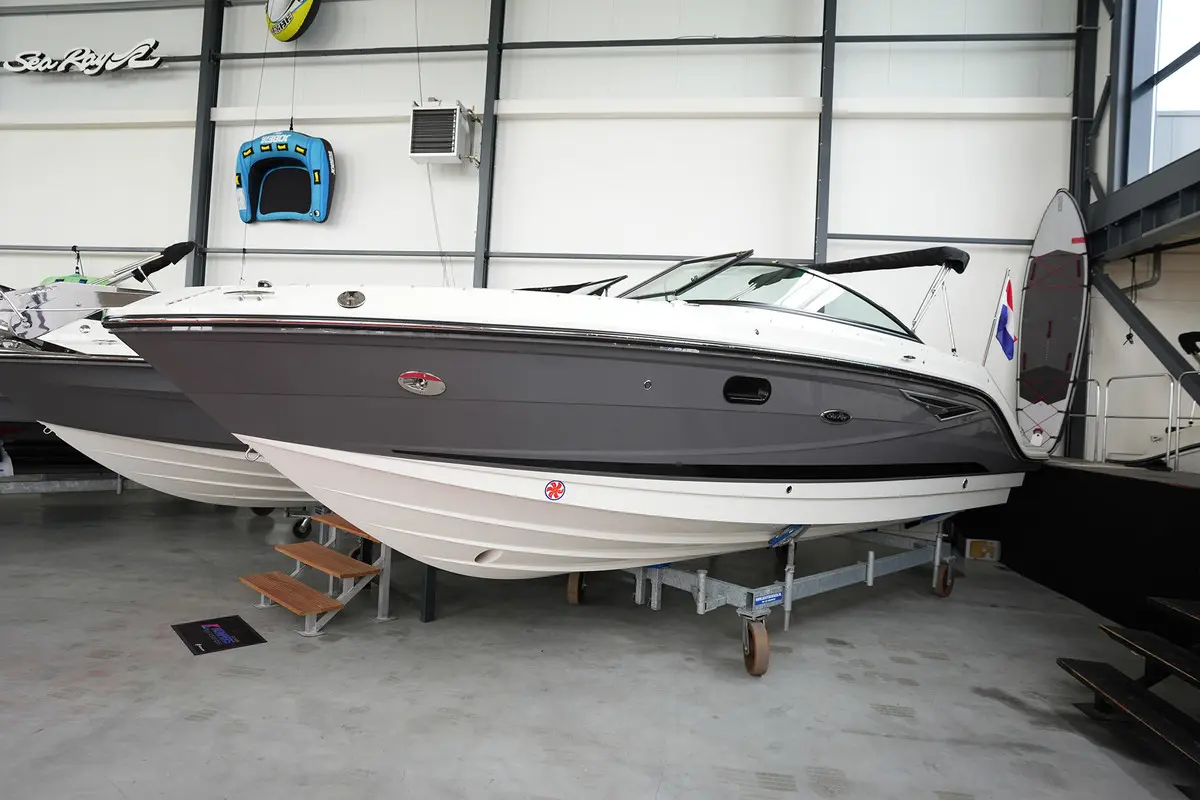 Thumbnail von Sea Ray SLX 250