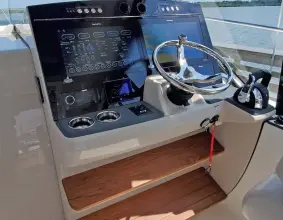 Thumbnail von Boston Whaler 405 Conquest