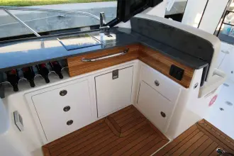Thumbnail von Boston Whaler 405 Conquest