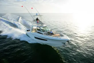 Thumbnail von Boston Whaler 420 Outrage