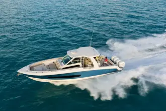 Thumbnail von Boston Whaler 420 Outrage
