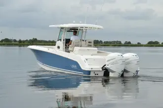 Thumbnail von Boston Whaler 330 Outrage