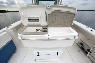 Thumbnail von Boston Whaler 330 Outrage