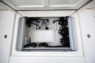 Thumbnail von Boston Whaler 330 Outrage