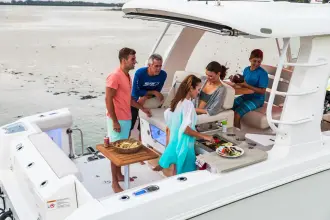 Thumbnail von Boston Whaler 350 Realm