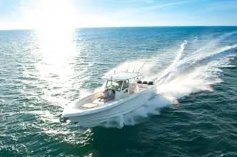 Thumbnail von Boston Whaler 380 Outrage