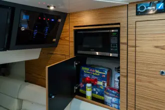 Thumbnail von Boston Whaler 380 Realm