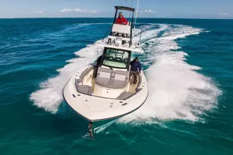 Thumbnail von Boston Whaler 360 Outrage