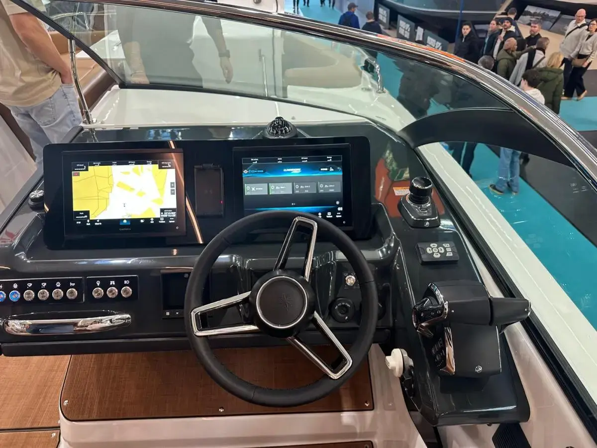 Thumbnail von Jeanneau TH33 Twin-Hull